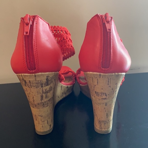 IMPO "Valdis" Red Orange Strap Cork Wedges Size 9.5 - Picture 2 of 10